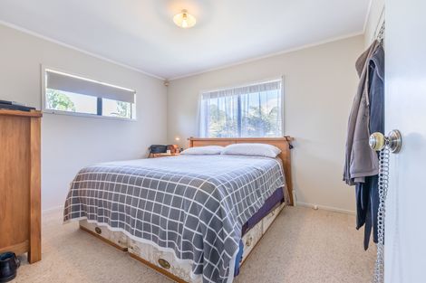 Photo of property in 1/294 Great North Road, Henderson, Auckland, 0612