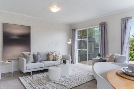 Photo of property in 1/50a Target Road, Totara Vale, Auckland, 0629