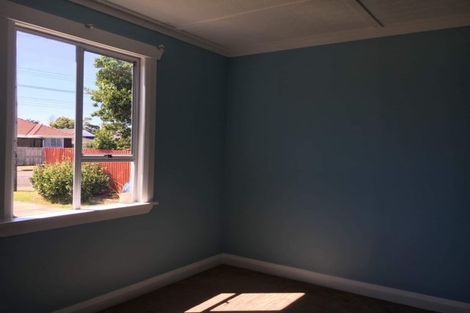 Photo of property in 134 Seaview Road, Westown, New Plymouth, 4310