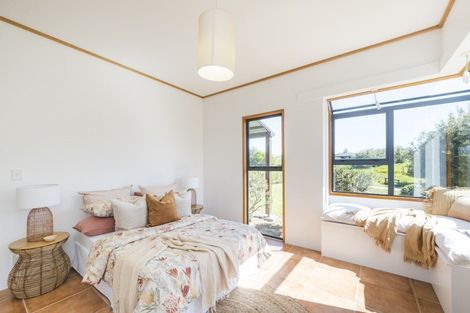 Photo of property in 32 Schnell Drive, Kelvin Grove, Palmerston North, 4414