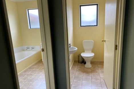 Photo of property in 68 Clifton Terrace, Fitzherbert, Palmerston North, 4410