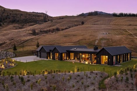 Photo of property in 38 Station Rise, Dalefield, Queenstown, 9371