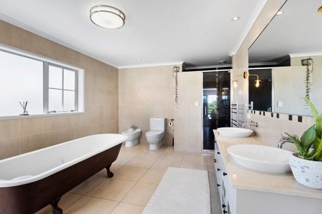 Photo of property in 22 Royal Ascot Drive, Papamoa Beach, Te Puke, 3187