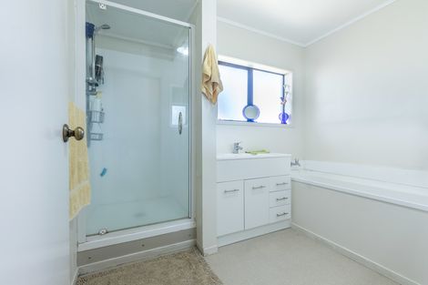 Photo of property in 1/294 Great North Road, Henderson, Auckland, 0612