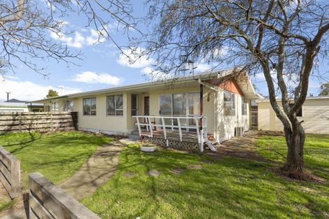 Photo of property in 1 Haast Place, Awapuni, Palmerston North, 4412