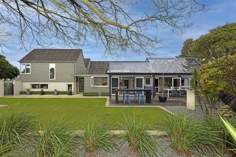 Photo of property in 18 Lombard Place, Avonhead, Christchurch, 8042