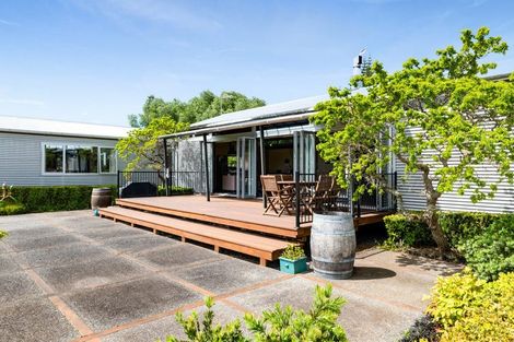 Photo of property in 129 Richmond Road, Brixton, New Plymouth, 4373