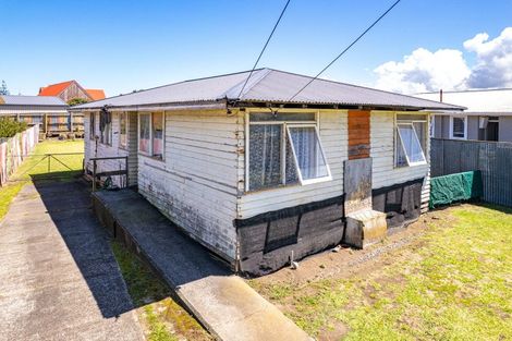 Photo of property in 23 Raupo Street, Castlecliff, Whanganui, 4501