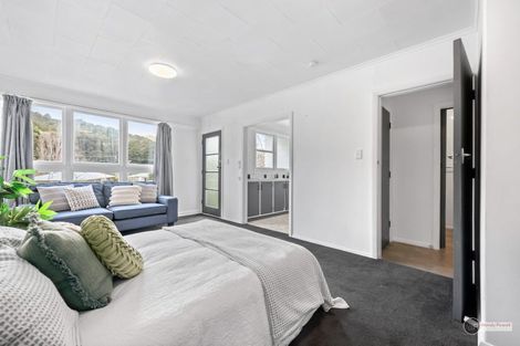 Photo of property in 1/26 Deller Grove, Silverstream, Upper Hutt, 5019