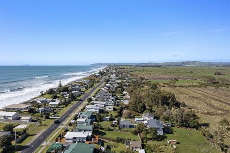 Photo of property in 398 Pukehina Parade, Pukehina, Te Puke, 3189