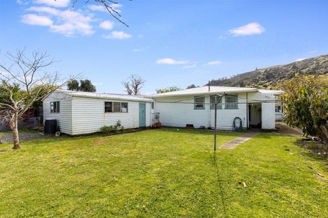 Photo of property in 41 Parenga Street, Wainuiomata, Lower Hutt, 5014
