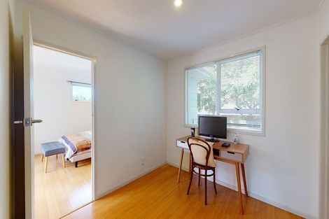 Photo of property in 8 Leatham Crescent, Opaheke, Papakura, 2113