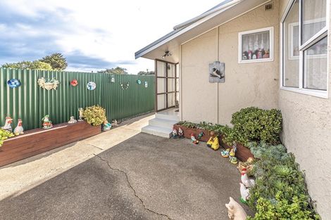 Photo of property in 27 Miro Street, Castlecliff, Whanganui, 4501
