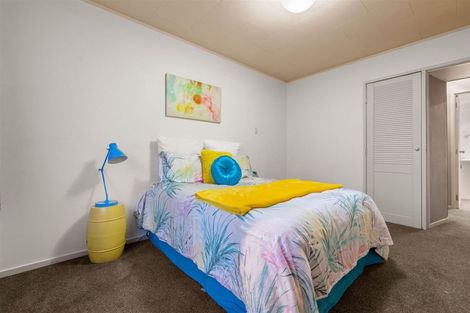 Photo of property in 5 Peterhouse Place, West Harbour, Auckland, 0618