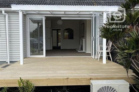 Photo of property in 70 Alverston Street, Waterview, Auckland, 1026
