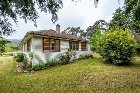 Photo of property in 943 Tora Road, Tora, Martinborough, 5782