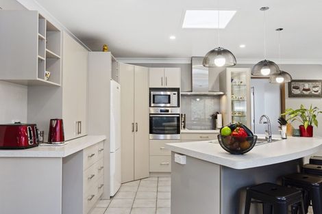 Photo of property in 76 Village Park Drive, Welcome Bay, Tauranga, 3112