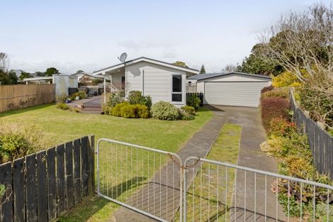 Photo of property in 8 Hughson Place, Opunake, 4616