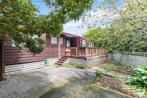 Photo of property in 2/5 September Place, Forrest Hill, Auckland, 0620