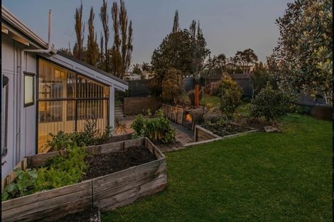 Photo of property in 258 Rangatira Road, Beach Haven, Auckland, 0626