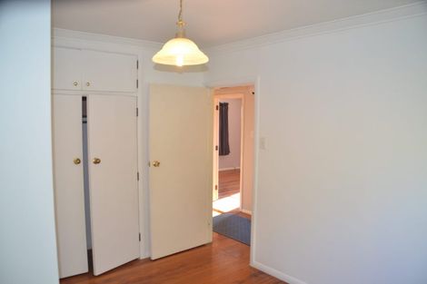 Photo of property in 5 Poto Road, Normandale, Lower Hutt, 5010