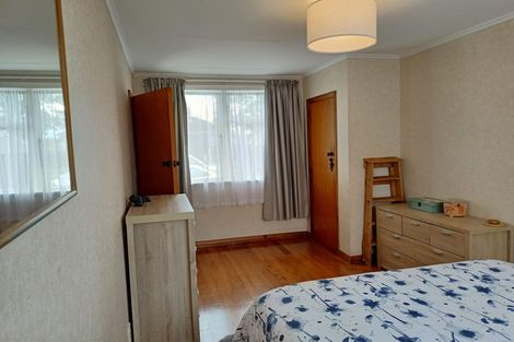 Photo of property in 21 Holland Crescent, Bulls, 4818