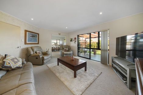 Photo of property in 98 Parnell Heights, Kelvin Grove, Palmerston North, 4414