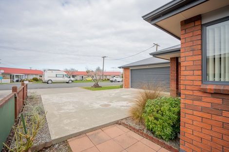 Photo of property in 6 Queen Street, Winton, 9720