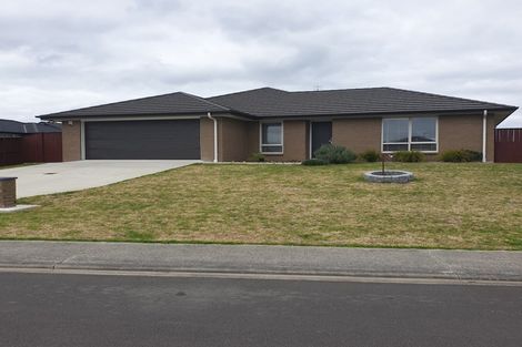 Photo of property in 54 Harbour Crest Drive, Waiuku, 2123