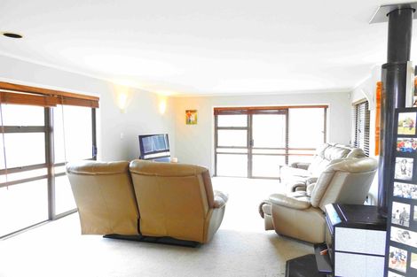 Photo of property in 29 Cairngorm Place, Highland Park, Auckland, 2010