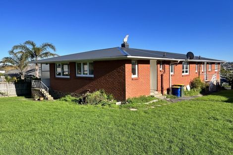 Photo of property in 2/111 Bond Crescent, Forrest Hill, Auckland, 0620