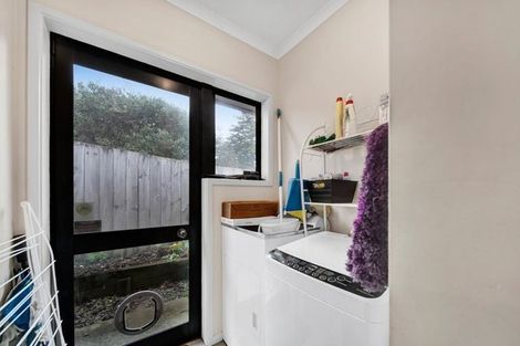 Photo of property in 12a Stuart Place, Blagdon, New Plymouth, 4310