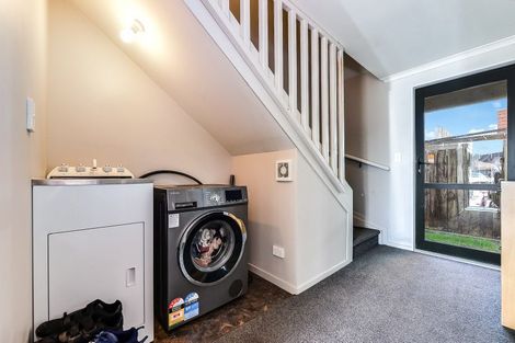 Photo of property in 5a Snead Place, Hamilton East, Hamilton, 3216