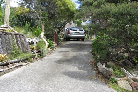 Photo of property in 97 Seaview Road, Piha, New Lynn, 0772