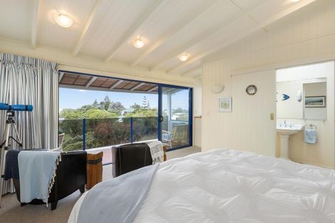 Photo of property in 14 Tamarisk Drive, Riversdale Beach, Masterton, 5872