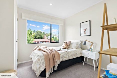 Photo of property in 2/7 Juneau Place, Glendene, Auckland, 0602