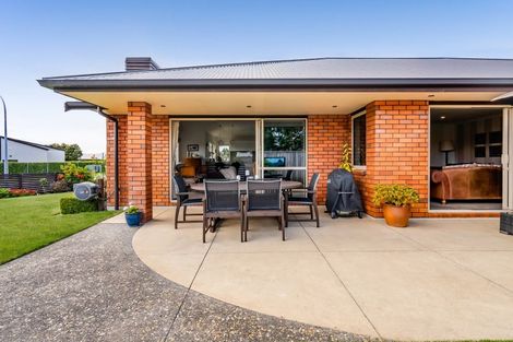 Photo of property in 7 Portland Drive, Highlands Park, New Plymouth, 4312