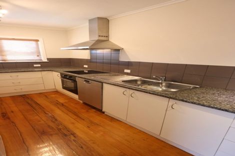 Photo of property in 498 East Coast Road, Windsor Park, Auckland, 0630