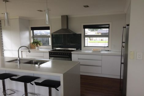 Photo of property in 83 Rosalie Terrace, Kelvin Grove, Palmerston North, 4414
