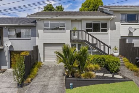 Photo of property in 2/84 Peach Road, Glenfield, Auckland, 0629