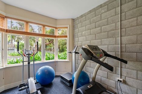 Photo of property in 43 Nicholson Road, Khandallah, Wellington, 6035