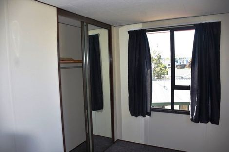 Photo of property in 2b Grenadine Place, Unsworth Heights, Auckland, 0632