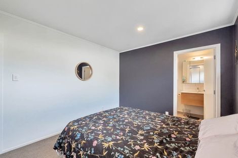 Photo of property in 1/9 Wharf Road, Te Atatu Peninsula, Auckland, 0610