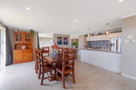 Photo of property in 11 Monaco Grove, Fitzherbert, Palmerston North, 4410