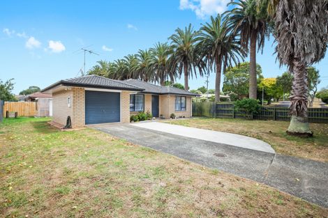Photo of property in 1 Ranch Place, Pukekohe, 2120