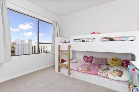 Photo of property in 2/5 Manaia Place, Mairangi Bay, Auckland, 0630