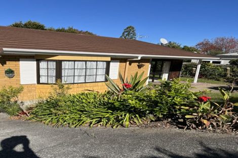 Photo of property in 1/15 Micawber Place, Mellons Bay, Auckland, 2014