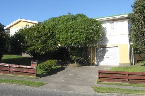 Photo of property in 72 Gloaming Hill, Titahi Bay, Porirua, 5022