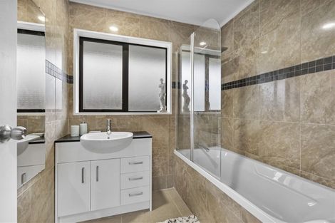 Photo of property in 25 Michael Jones Drive, Flat Bush, Auckland, 2019