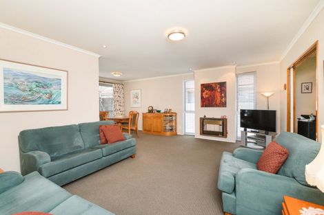 Photo of property in 6 Mudgway Place, Awapuni, Palmerston North, 4412